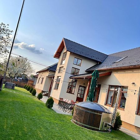 Famives Vendeghaz Bed and Breakfast Racul Εξωτερικό φωτογραφία