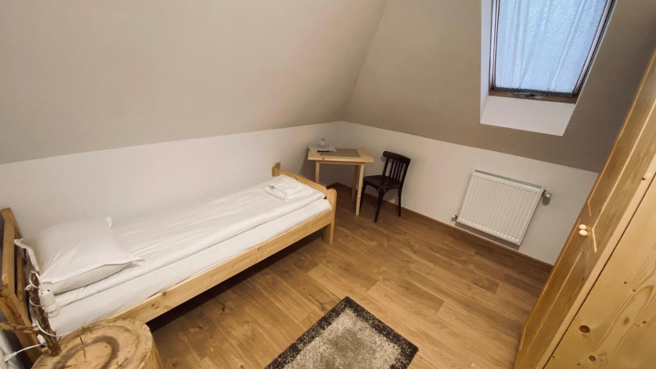 Famives Vendeghaz Bed and Breakfast Racul Εξωτερικό φωτογραφία
