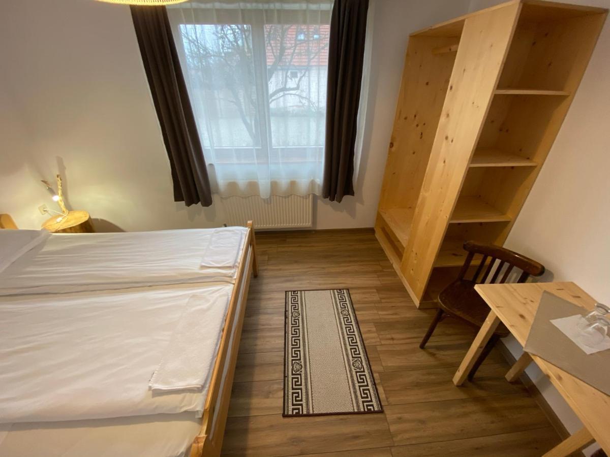 Famives Vendeghaz Bed and Breakfast Racul Εξωτερικό φωτογραφία