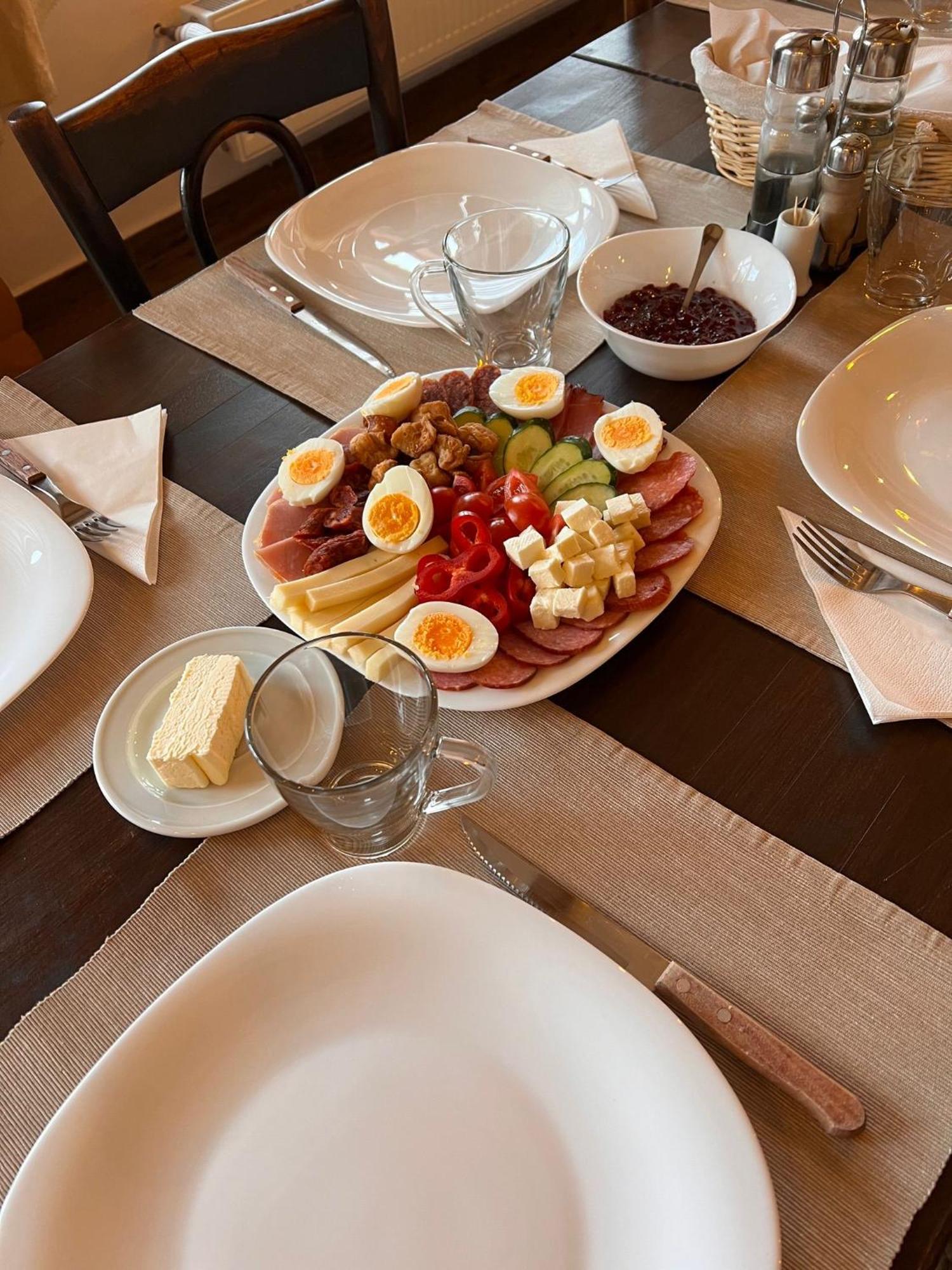 Famives Vendeghaz Bed and Breakfast Racul Εξωτερικό φωτογραφία
